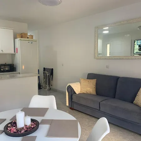 Minerva 30a Garden View 贝纳尔马德纳