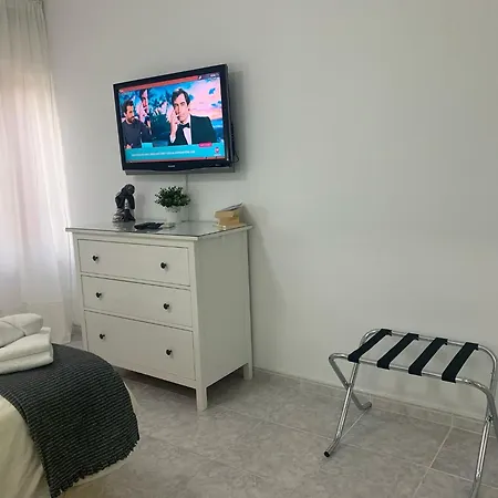 公寓 Minerva 30a Garden View 贝纳尔马德纳